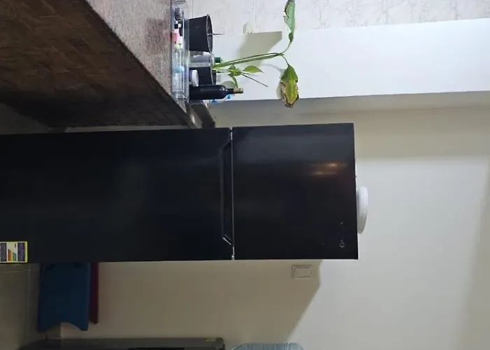 Red Ruby Apartment *